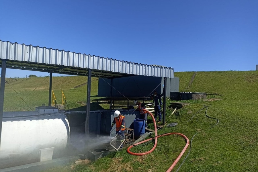 Hidrojateamento e caminhão de sucção em Pelotas: limpeza industrial eficiente e segura com a Advento Rio Grande.